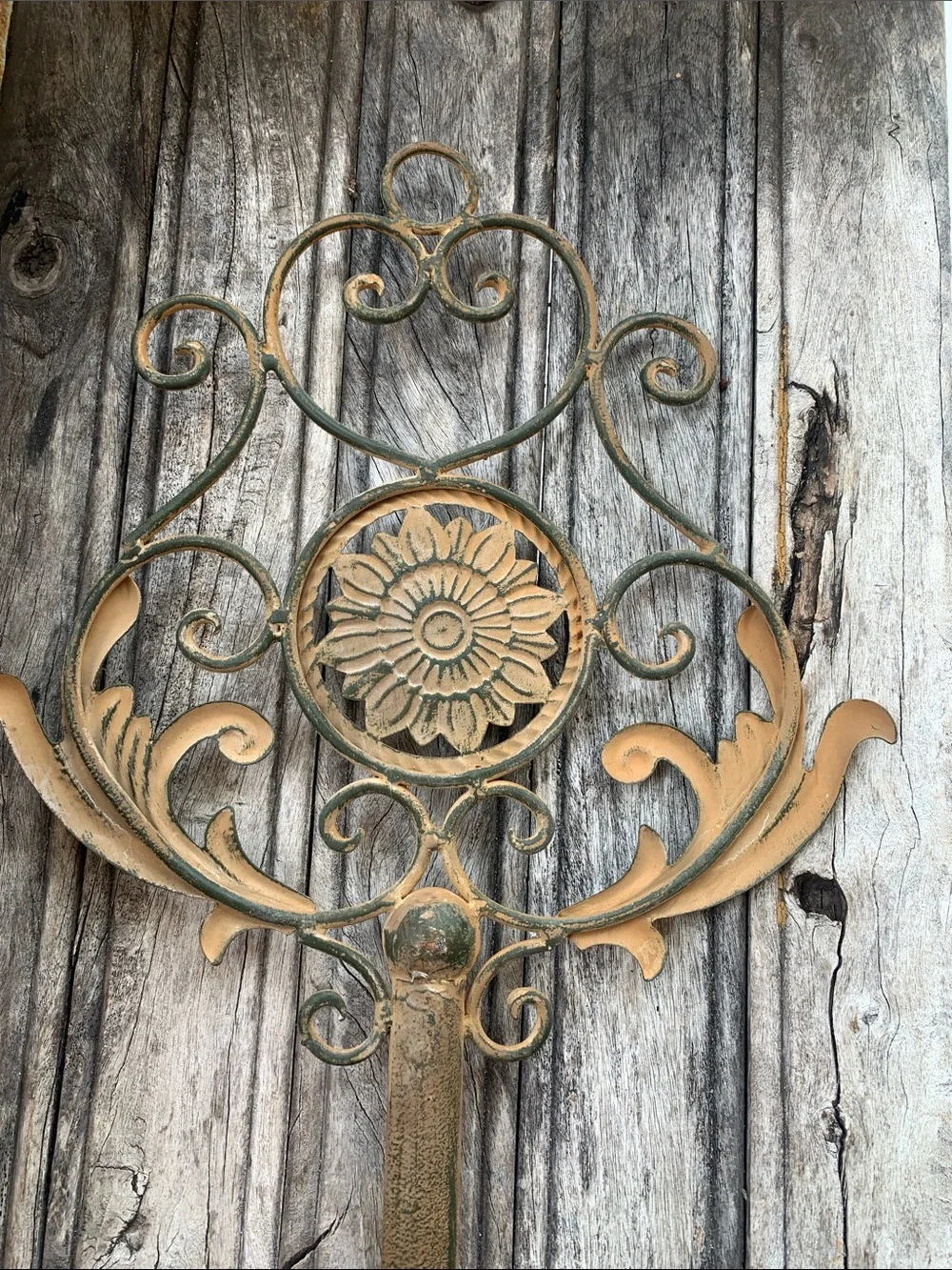 Decorative Vintage Skeleton Key Design with Floral Medallion - Rust Finish